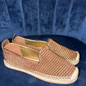 DKNY Woven Brown/Copper Rattan Slip-On Women’s Espadrilles Size 7.5